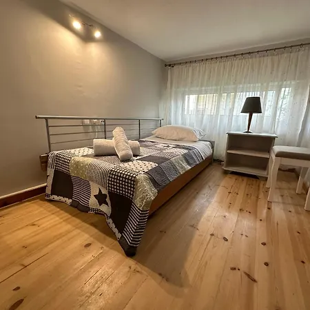 Eliasnest Evterpi - με σοφίτα και κήπο στο κέντρο της καλαμάτας