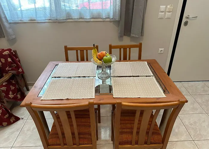 Eliasnest Evterpi - με σοφίτα και κήπο στο κέντρο της καλαμάτας Apartamento *