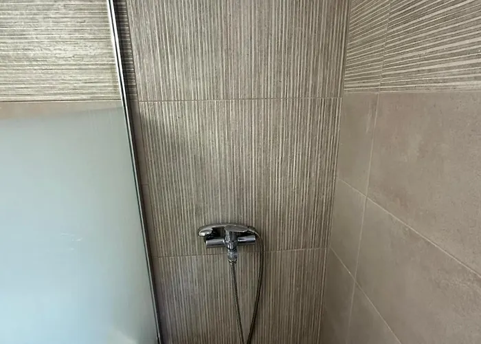 Apartamento Eliasnest Evterpi - με σοφίτα και κήπο στο κέντρο της καλαμάτας *