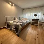 Eliasnest Evterpi - με σοφίτα και κήπο στο κέντρο της καλαμάτας *