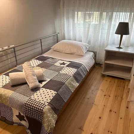 Eliasnest Evterpi - με σοφίτα και κήπο στο κέντρο της καλαμάτας