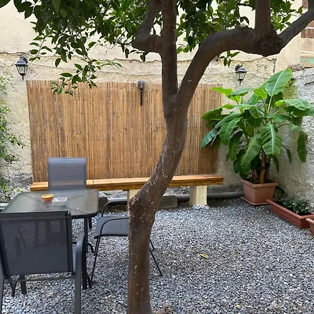 Eliasnest Evterpi - με σοφίτα και κήπο στο κέντρο της καλαμάτας Appartamento *